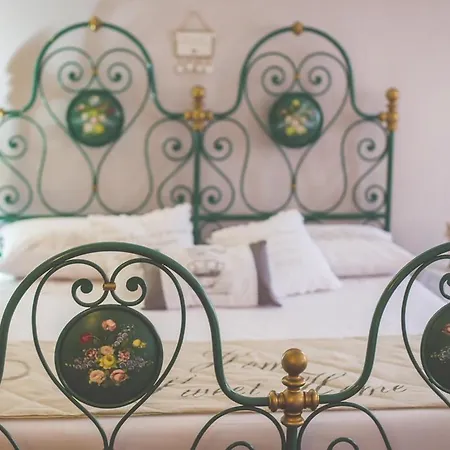 Bed & Breakfast Cantina Del Convento Maison 4*